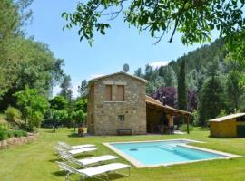 Ponts Villa Sleeps 6 with Pool, hotel in Ponst