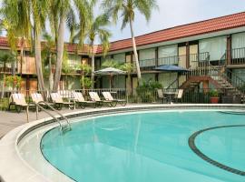 Days Inn by Wyndham Clearwater/Central, hotel poblíž Mezinárodní letiště St. Pete-Clearwater - PIE, Clearwater