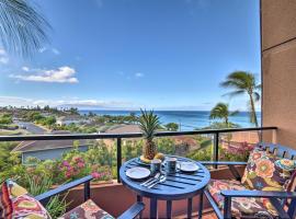 Ocean-View Maui Penthouse with Balcony and Pool Access, hotel en Kahana