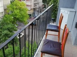 Depto 2amb balcón a 4 de la costa con wifi y aire acondicionado