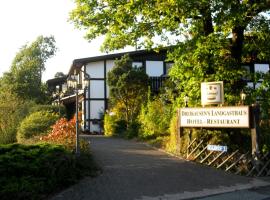 Dreikausens Landgasthaus Wildhof, hotel amb aparcament a Cleeberg