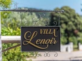 Villa Lenoir、ヴルサルのコテージ