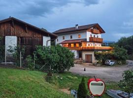 Winklerhof, farm stay in Parcines