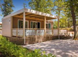 Mobile Homes Premium Relax Park Umag by Camp4You, feriepark i Umag