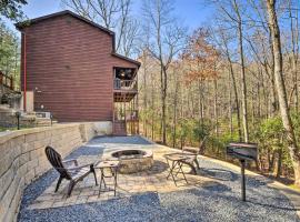 Family-Friendly Cabin about 1 Mile to Hike and Swim!, hotel a Hood