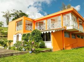 Maison de 2 chambres avec vue sur la mer jardin clos et wifi a saint joseph, hotell sihtkohas Saint-Joseph