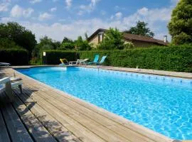 Appartement spacieux à Blaignac avec piscine partagée