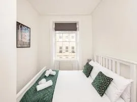 Stunning Georgian Apartment in Central Bath