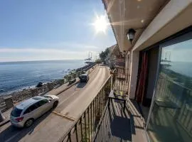 Charming house with sea view in Capo Mulini