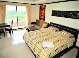 Large Corner Studio Condo Jomtien - Sleeps 2