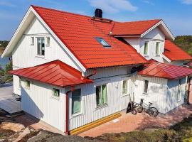10 person holiday home in KLÖVEDAL, Hotel in Klövedal