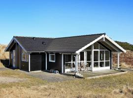 7 person holiday home in Thisted, cabaña o casa de campo en Klitmøller