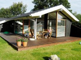 6 person holiday home in Esbjerg V, cottage a Hjerting