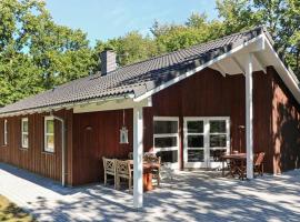 6 person holiday home in Hadsund – dom wakacyjny w mieście Odde