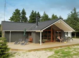 8 person holiday home in Bl vand, semesterhus i Ho