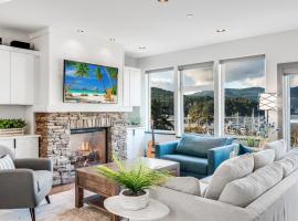 Bliss by the Bay w/ Amazing Rooftop Patio, hotel en Brentwood Bay