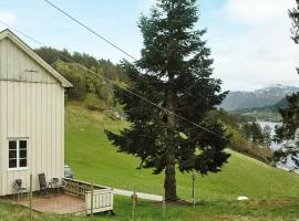 Three-Bedroom Holiday home in Vågland, casa a Bårdset