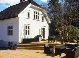 7 person holiday home in Høvåg