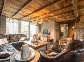 Home with Bubble Bath, Sauna and Fireplace