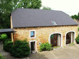 Beautiful gites with garden pond and playground, feriehus i Sprimont