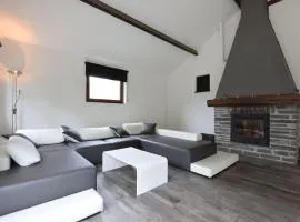 Holiday Home in Ardennes with Pool & Jacuzzi