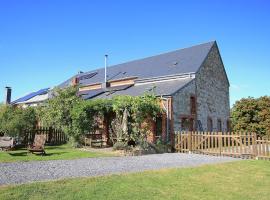 Ecologically renovated former farmhouse, hotel v mestu Wellin