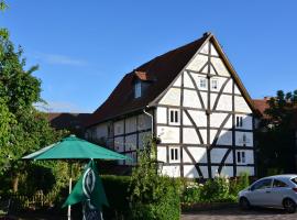 Holiday home in Hesse with garden, hotell med parkeringsplass i Willingshausen