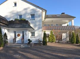 Stilvolle Wohnung in Madfeld mit eigener Terrasse, hotell i Madfeld