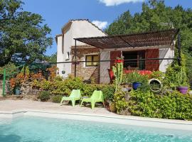 Stylish holiday home near St Br s with private swimming pool and stunning view, vacation home in Saint-Brès