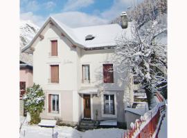 Comfortable Villa in Tignes South of France near Ski Area, מלון בטינייה