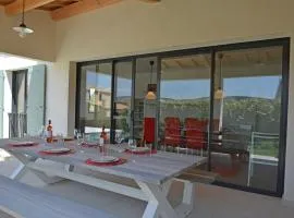 Superb villa with heated pool in Malauc ne