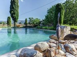 Cottage in Oppède with Pool and Garden