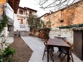 Snug Apartment in Agios Nikolaos with Garden