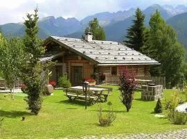 Cottage in Bellamonte with hot tub