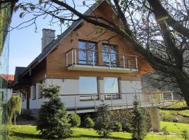 Modern Villa in Zwardon with Sauna, dovolenkový prenájom v destinácii Zwardoń