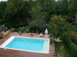 Chambres d'hôtes La Farga, hotel i Carennac