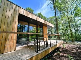 Forest Cube, cabaña o casa de campo en Oignies-en-Thierache