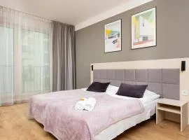 Wolska Residence Apartments with Parking by Noclegi Renters