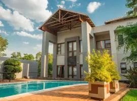 Tamboti Guest Lodge