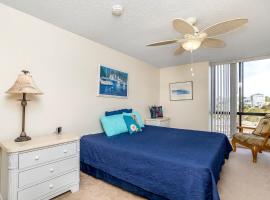 Condo in Beachfront Resort B-212, resort en Oceanside