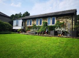 Lower Cross, cottage in Keighley