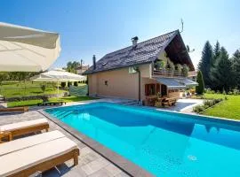 Stunning Home In Slunj With 3 Bedrooms, Wifi And Outdoor Swimming Pool