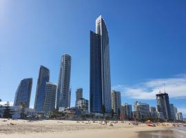 High-End Apartment in the Soul of Surfers Paradise, hotel near SkyPoint Observation Deck, Gold Coast