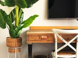 Fremantle Boutique Accommodation - Maand Up