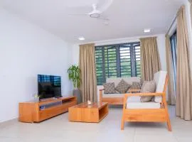 Kolibri Holiday Apartments、にあるSeychelles International Airport - SEZの周辺ホテル