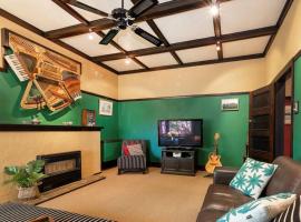 Cullalo ArtHouse, holiday rental in Albury