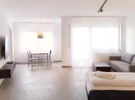 Helles & modernes Apartment am Karlsplatz
