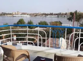 Hofni Palace Nile Niew