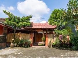 Rumah Ukhi Guest House, Hotel in Yogyakarta