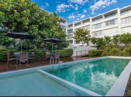The Lux Lure - Nelson Bay, hotel in Nelson Bay